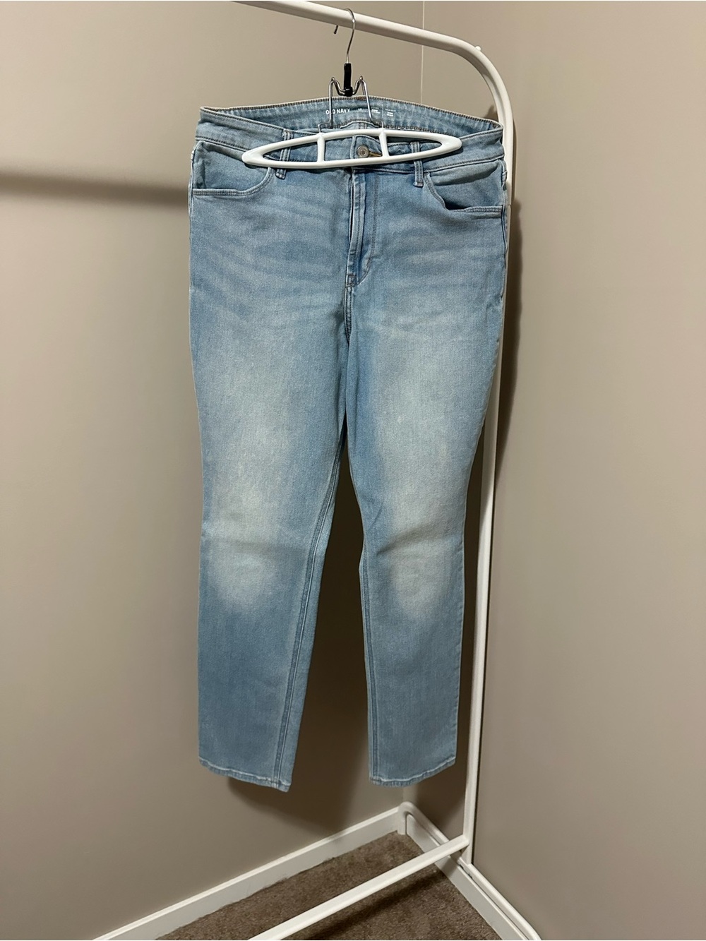 Old Navy Straight Leg Jeans in Light Blue Wash